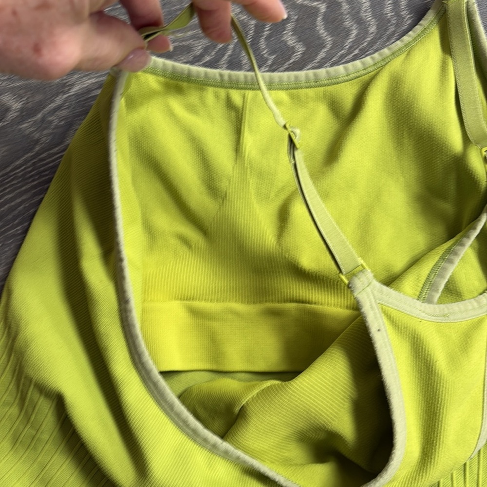 GAP Top - Picture 3 of 4